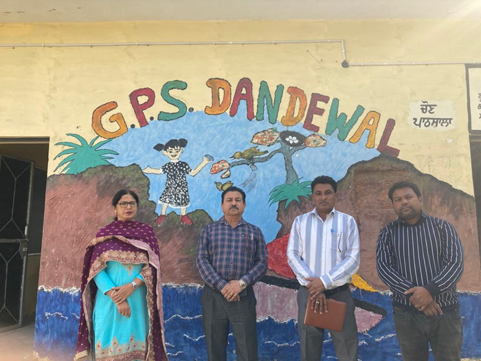 The District Education Officer made a surprise inspection of Government Elementary School Dandewal of Block Mahilpur 2 today.